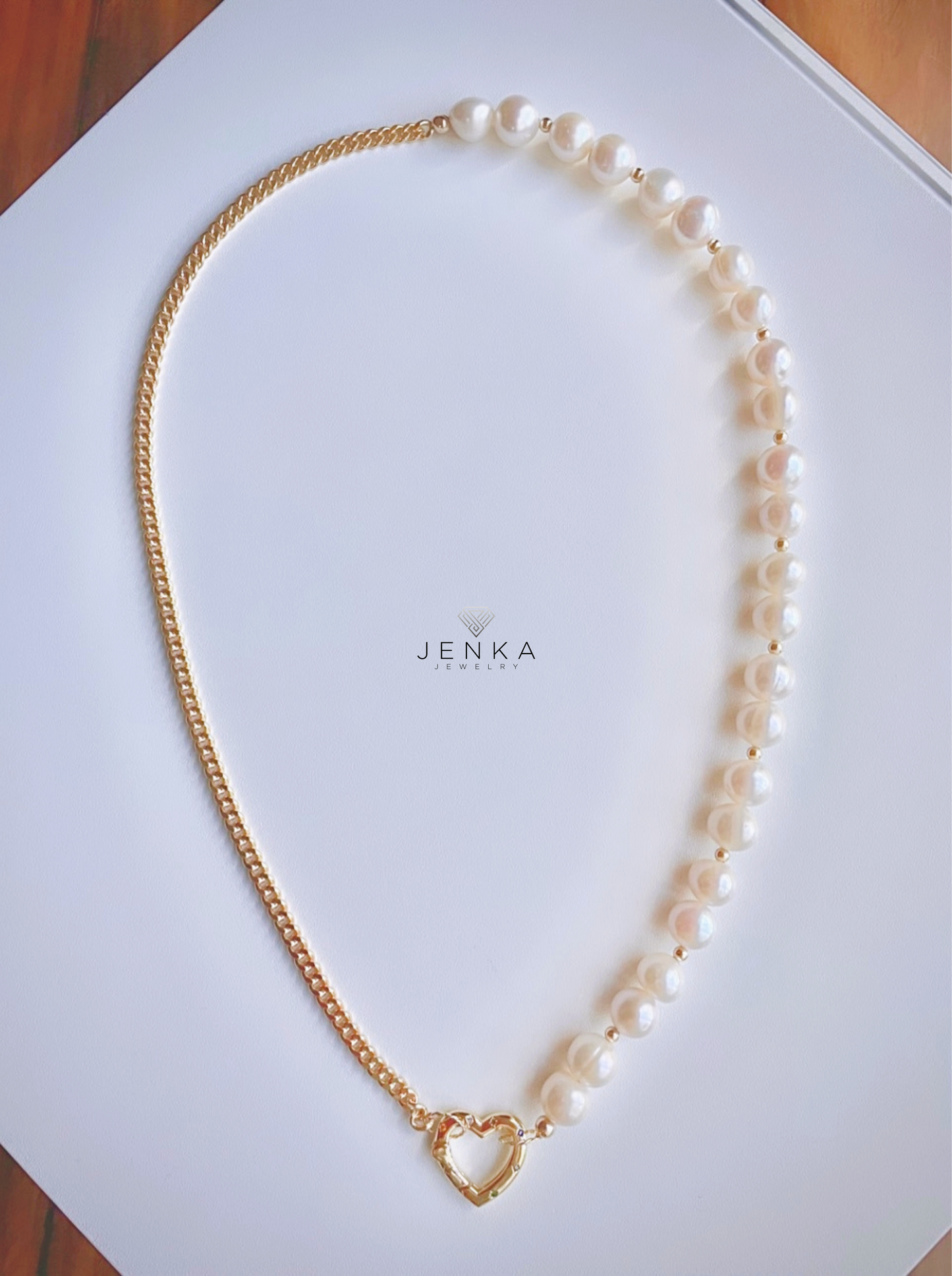 Round Pearl and Chain Necklace