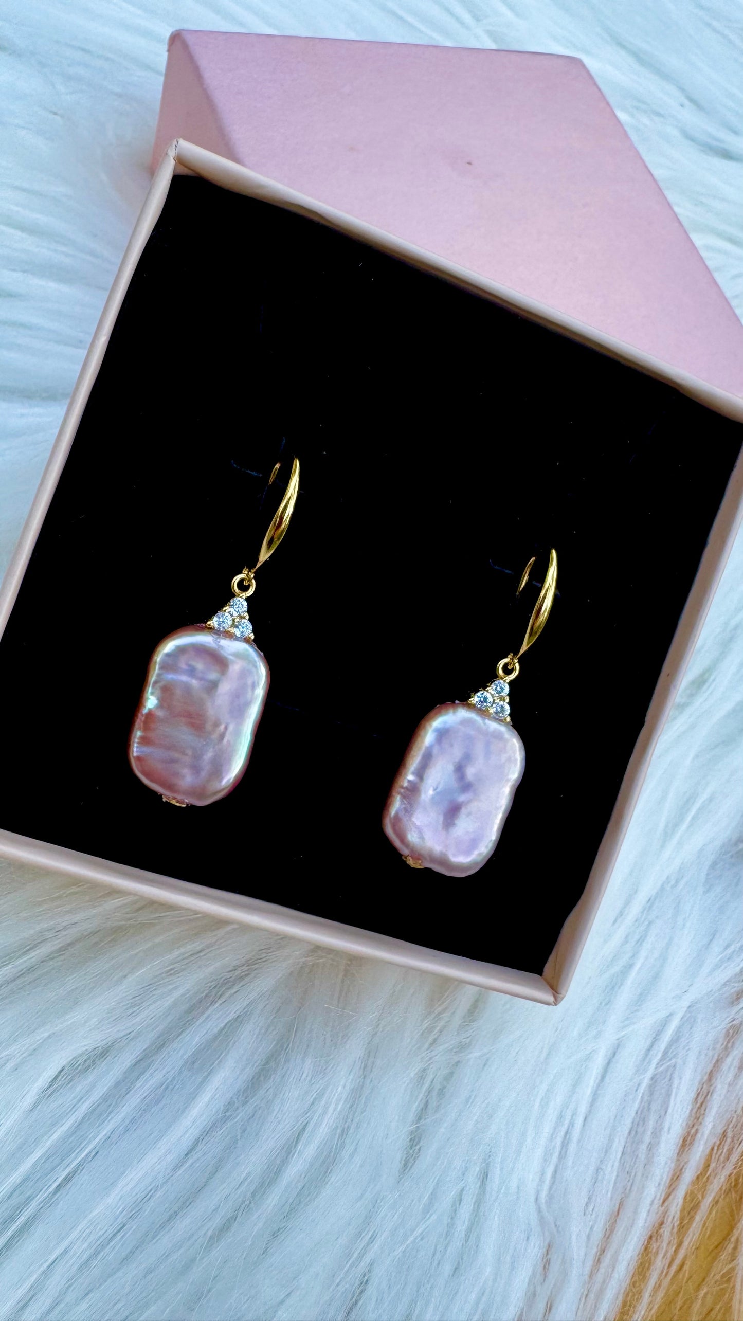 Mauve Rectangle Pearl Earrings