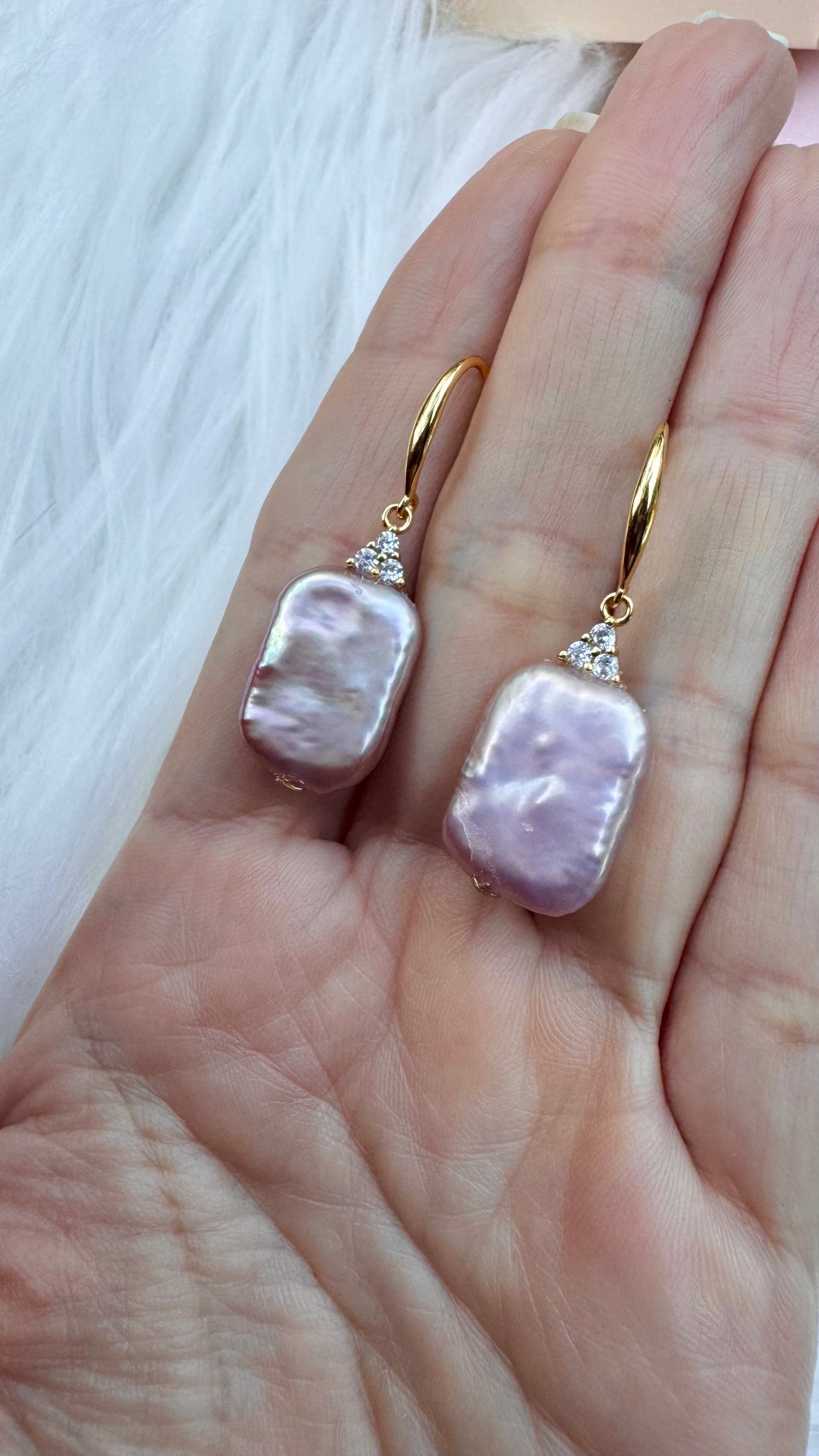 Mauve Rectangle Pearl Earrings