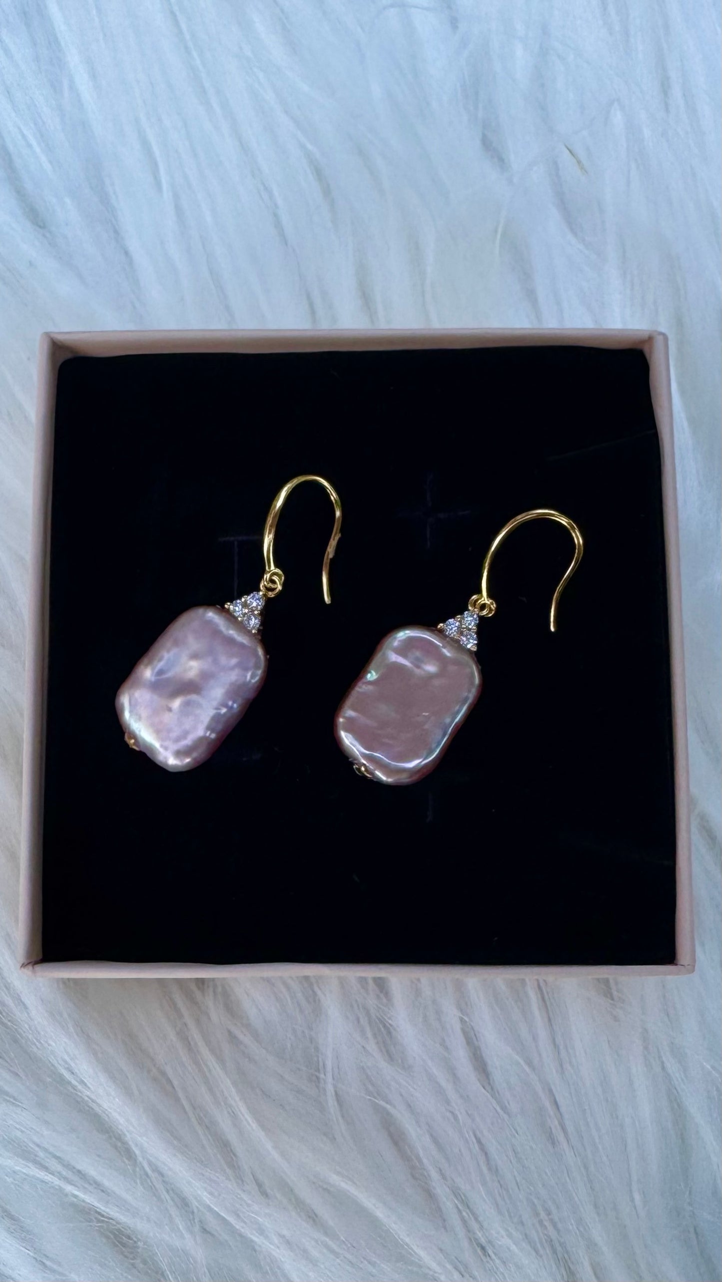 Mauve Rectangle Pearl Earrings